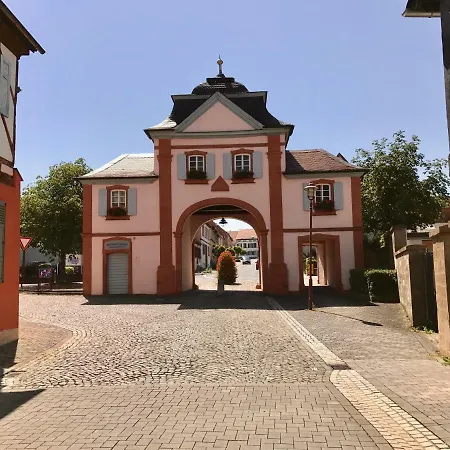 Hébergement de vacances Kerzenheimer Tor Gollheim